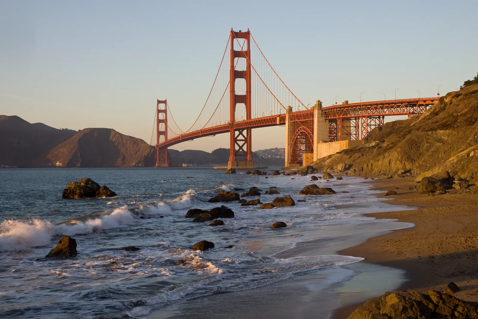 Golden Gate Bridge vom Baker Beach in San Francisco; Aufnahme 2008.