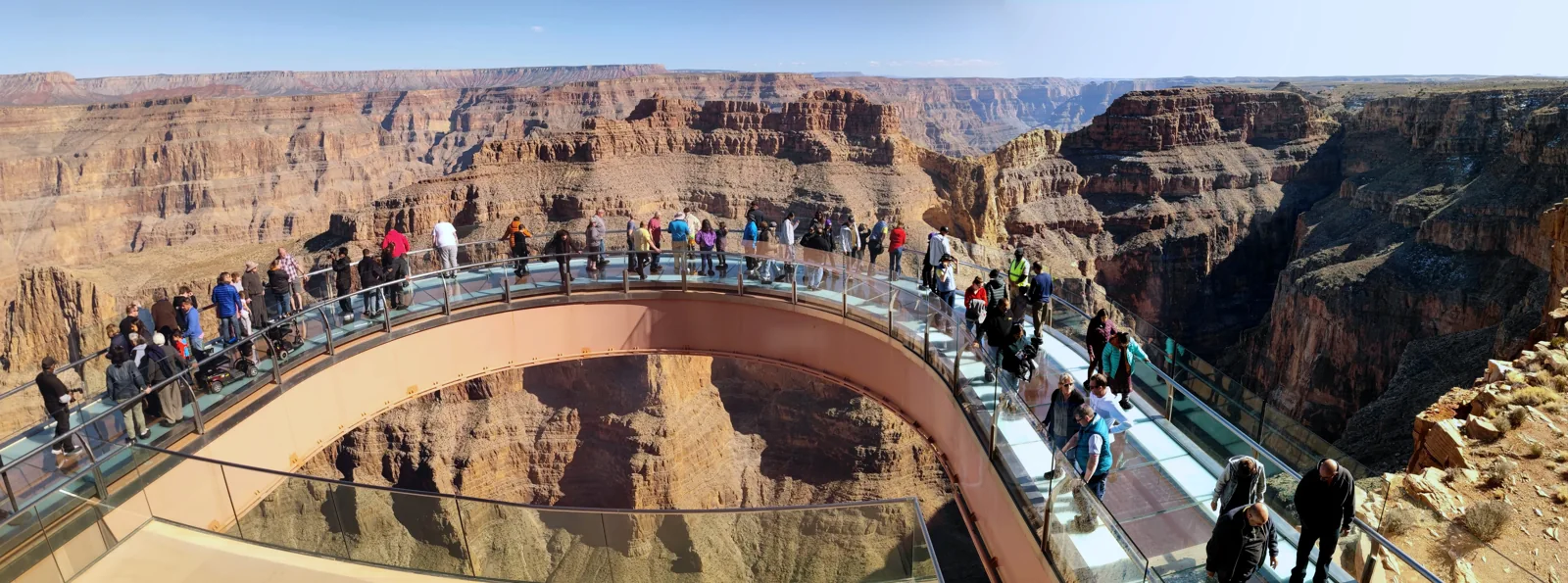 Grand Canyon West mit Skywalk; Panorama vom Februar 2023.