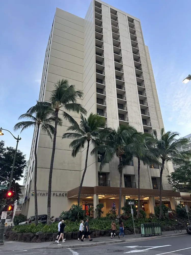 Außenansicht Hyatt Place Waikiki Beach, 175 Paoakalani Avenue; veröffentlicht 2022.