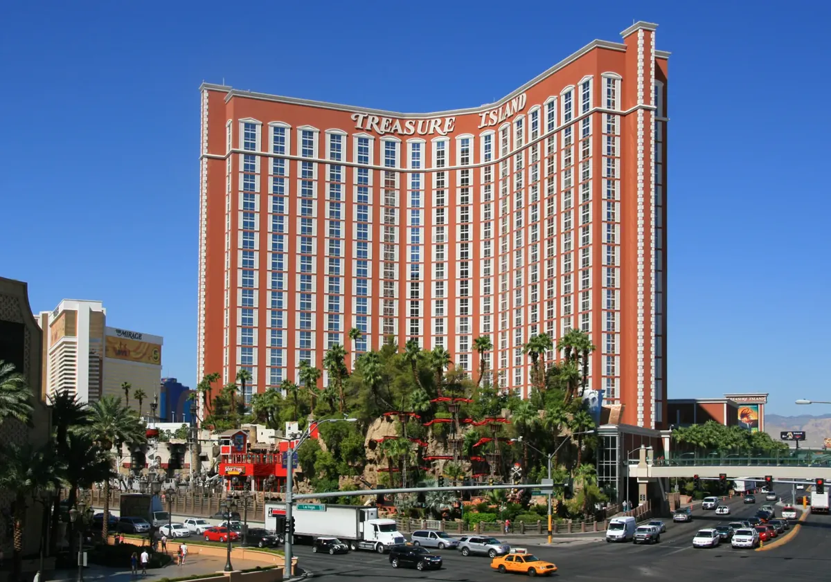 Außenansicht Treasure Island Hotel, Las Vegas; Aufnahme 2012.